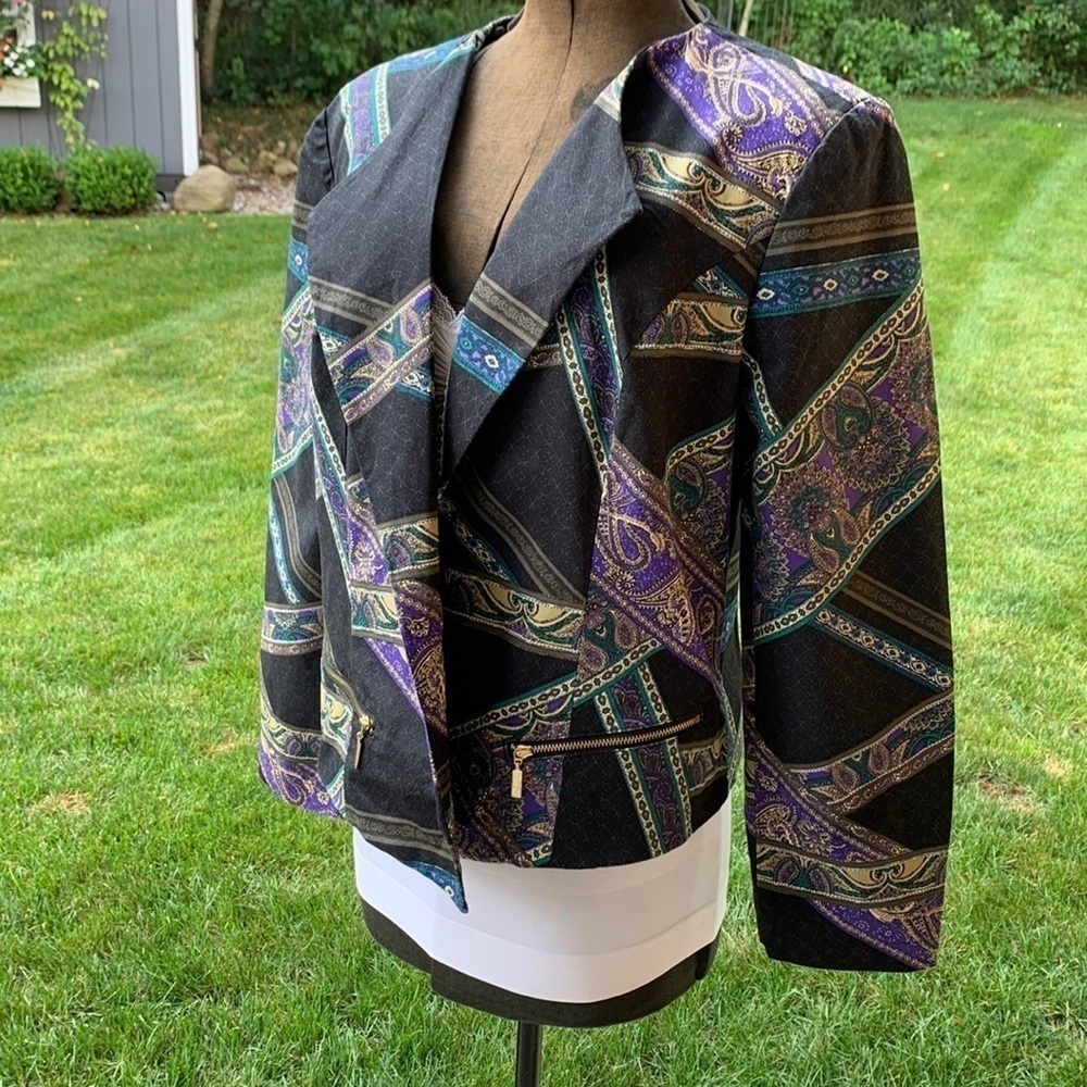 Chicos jacket size 2 fully lined zipper pockets abstract design  durable…